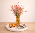 Dienblad met gekleurde vaas roze droogbloemen | Aman